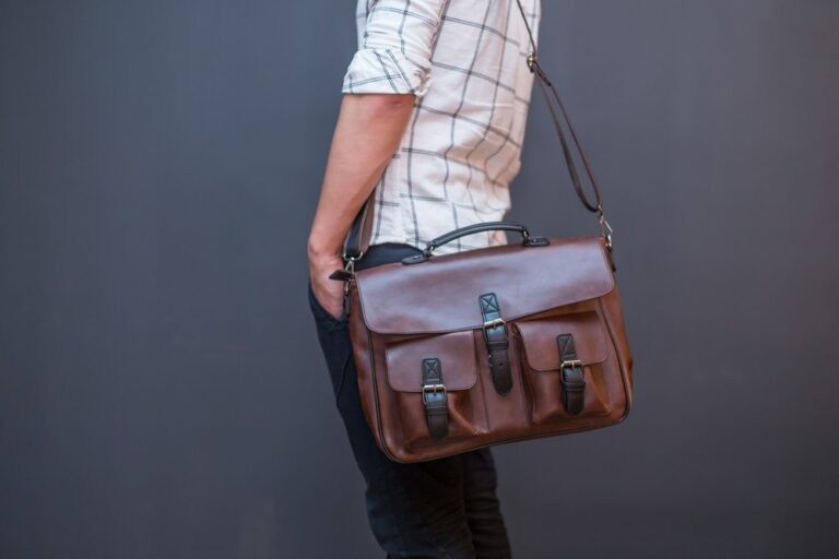 men messenger bags business lifestyle B&W